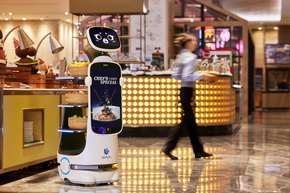 KEENON DINERBOT T10 at restaurant(1)